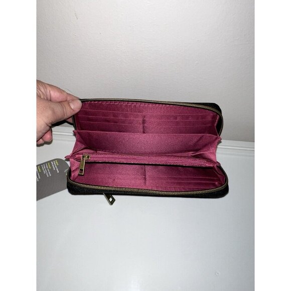 NWT TRAVELON Safe ID Wallet-RFID Blocking-Protects Your Identity Black Zip Aroun - Picture 8 of 15